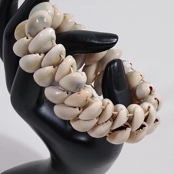 Jewelry - Bracelet Shell White Stretch Unique Handcrafted